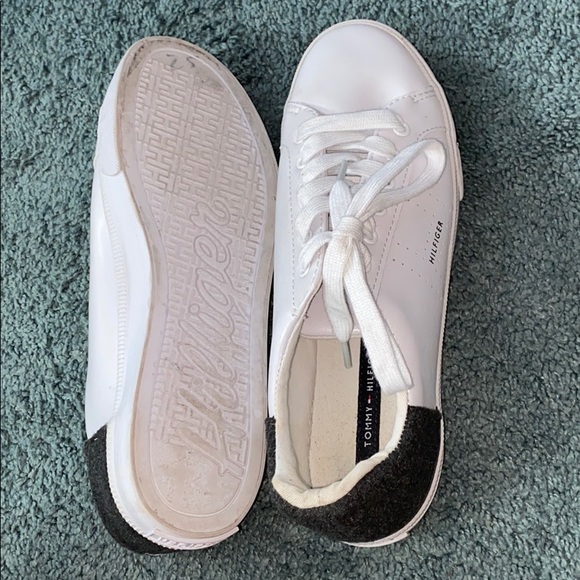 never worn Tommy Hilfiger shoes - Picture 1 of 5
